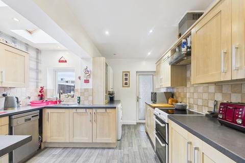4 bedroom semi-detached house for sale, Middletons Road, Yaxley, PE7