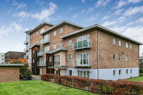 2 bedroom apartment for sale, Sundeala Close, Sunbury-on-Thames, Surrey, TW16