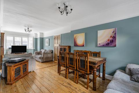4 bedroom semi-detached house for sale, Hurstdene Avenue, Staines-upon-Thames, Surrey, TW18