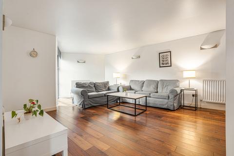 2 bedroom apartment for sale, Britton Street, London, EC1M