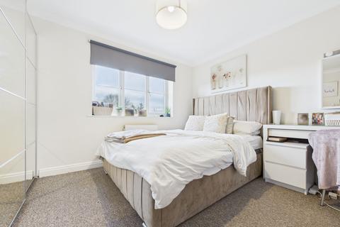 2 bedroom flat for sale, Broadway, Yaxley, PE7