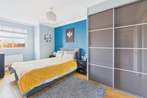 2 bedroom flat for sale, Weston Turville, Aylesbury HP22
