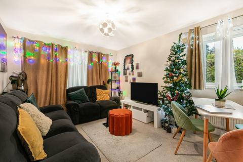 2 bedroom apartment for sale, Dunnell Close, Sunbury-on-Thames, Surrey, TW16