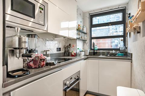 2 bedroom apartment for sale, Turner Street, London, E1