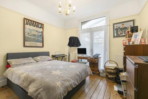 2 bedroom maisonette for sale, Lewin Road, London, SW16