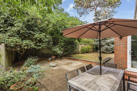 5 bedroom detached house for sale, Meadows End, Sunbury-on-Thames, Surrey, TW16
