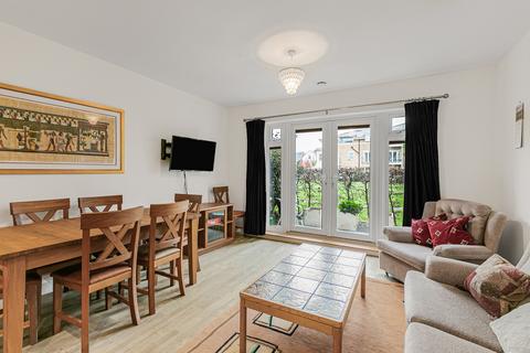 2 bedroom apartment for sale, Dyas Road, Sunbury-on-Thames, Surrey, TW16