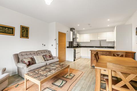2 bedroom apartment for sale, Dyas Road, Sunbury-on-Thames, Surrey, TW16