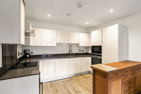 2 bedroom apartment for sale, Dyas Road, Sunbury-on-Thames, Surrey, TW16