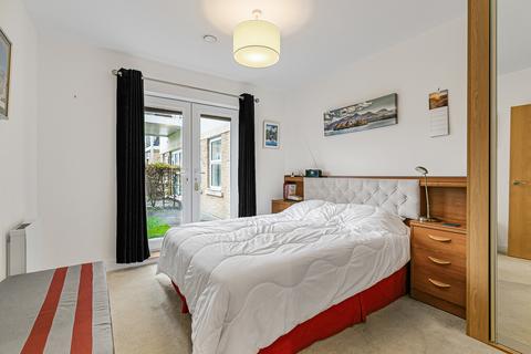 2 bedroom apartment for sale, Dyas Road, Sunbury-on-Thames, Surrey, TW16