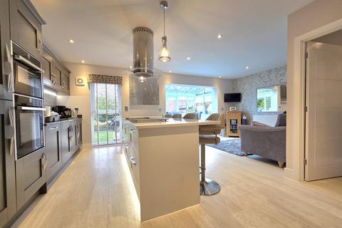 5 bedroom detached house for sale, Rectory Close, Maisemore, Gloucester