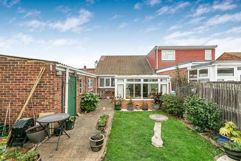 2 bedroom bungalow for sale, Conway Road, Feltham, TW13