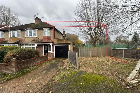 Kneller Gardens, Isleworth, TW7