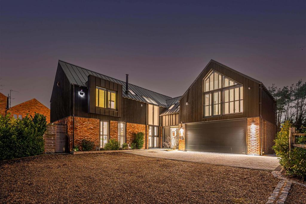 Blackthorn Barn - by Visually Rich 09169.jpg