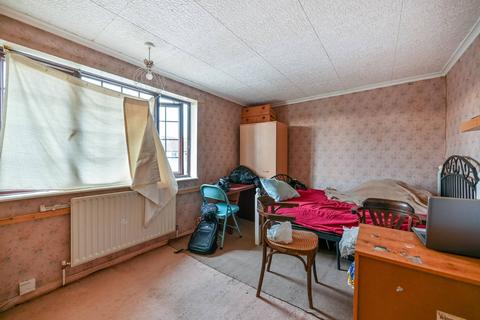 undefined, Whittle Road, Heston, Hounslow, TW5