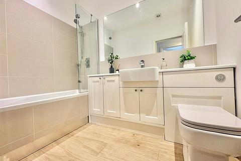 2 bedroom apartment to rent, Mount Mews, Hampton, TW12