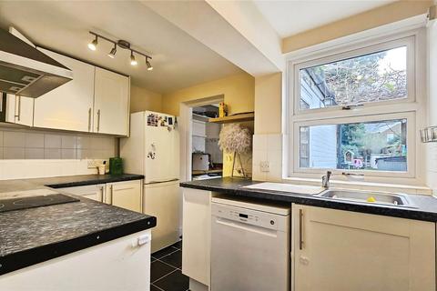 2 bedroom terraced house to rent, Farnell Road, Staines-upon-Thames, Surrey, TW18