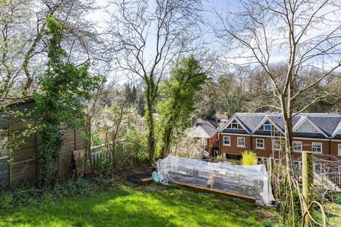 4 bedroom end of terrace house for sale, Brighton Road, Godalming, Surrey, GU7