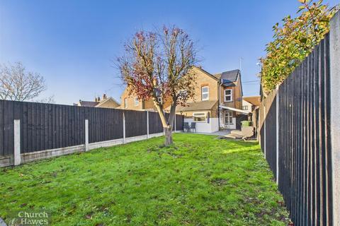 3 bedroom semi-detached house for sale, Crescent Road, Heybridge