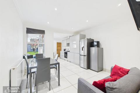 Crescent Road, Heybridge