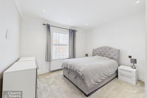 3 bedroom semi-detached house for sale, Crescent Road, Heybridge