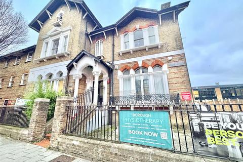 Studio to rent - London Road, Kingston upon Thames, KT2