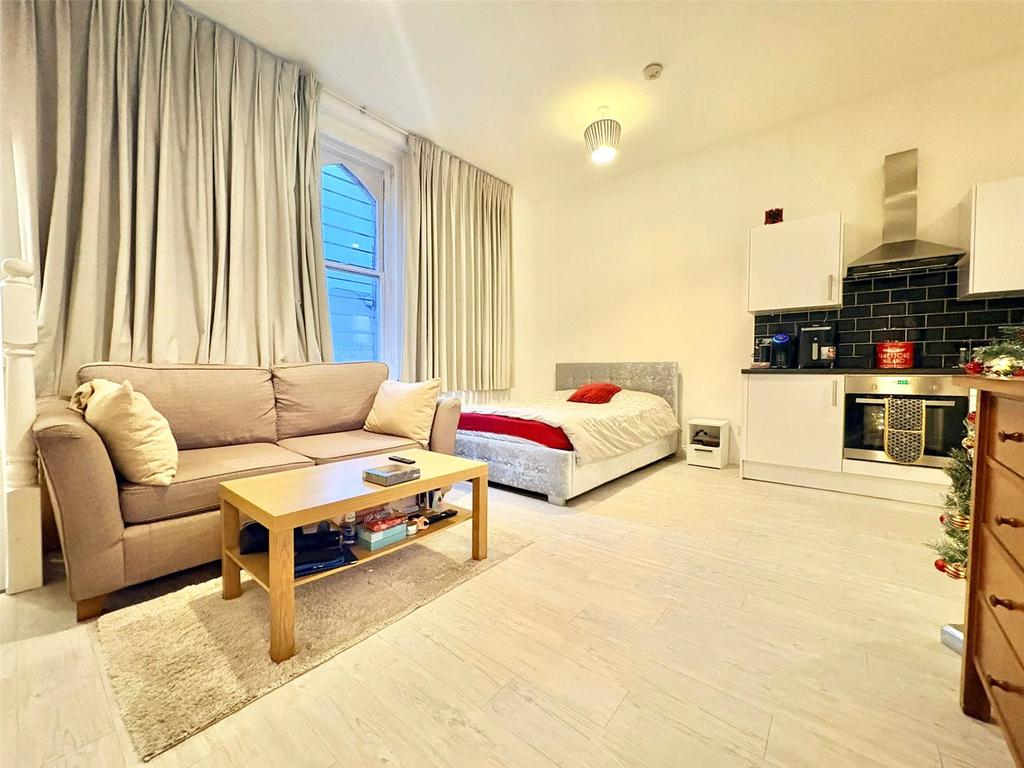 Studio Room
