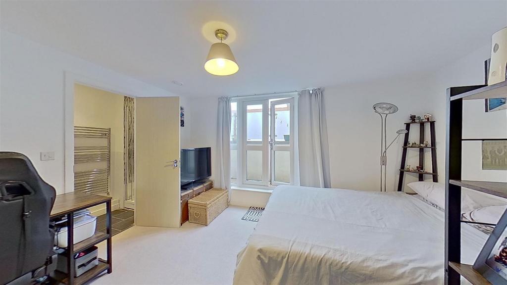 134-Garratt-Lane-Wandsworth-SW18-01192025 193632.j