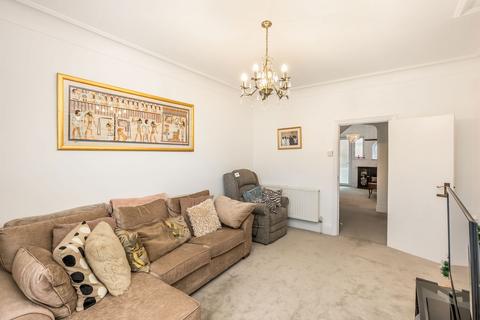 4 bedroom semi-detached house for sale, Woodford Road, London E18