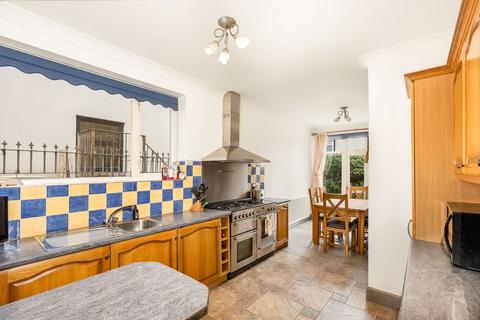 4 bedroom semi-detached house for sale, Woodford Road, London E18