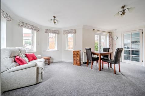2 bedroom retirement property for sale, Deanery Close, Chichester, PO19