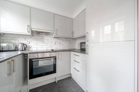 2 bedroom retirement property for sale, Deanery Close, Chichester, PO19