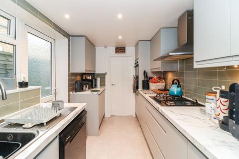 3 bedroom terraced house for sale, Pretoria Road, Watford, WD18