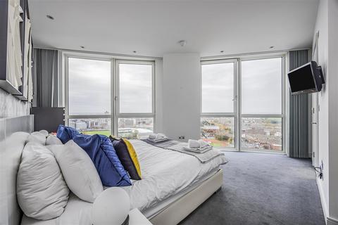 2 bedroom apartment for sale, Gunwharf Quays, Portsmouth PO1