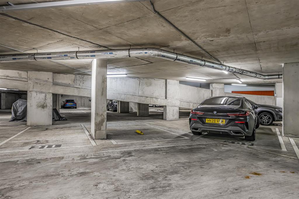 127 No.1 Buliding, Gunwharf Quays, Portsmouth-Port