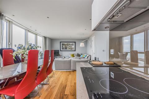 2 bedroom apartment for sale, Gunwharf Quays, Portsmouth PO1