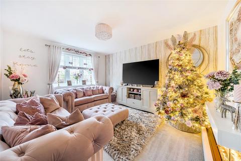 4 bedroom detached house for sale, Blenheim Place, Headcorn