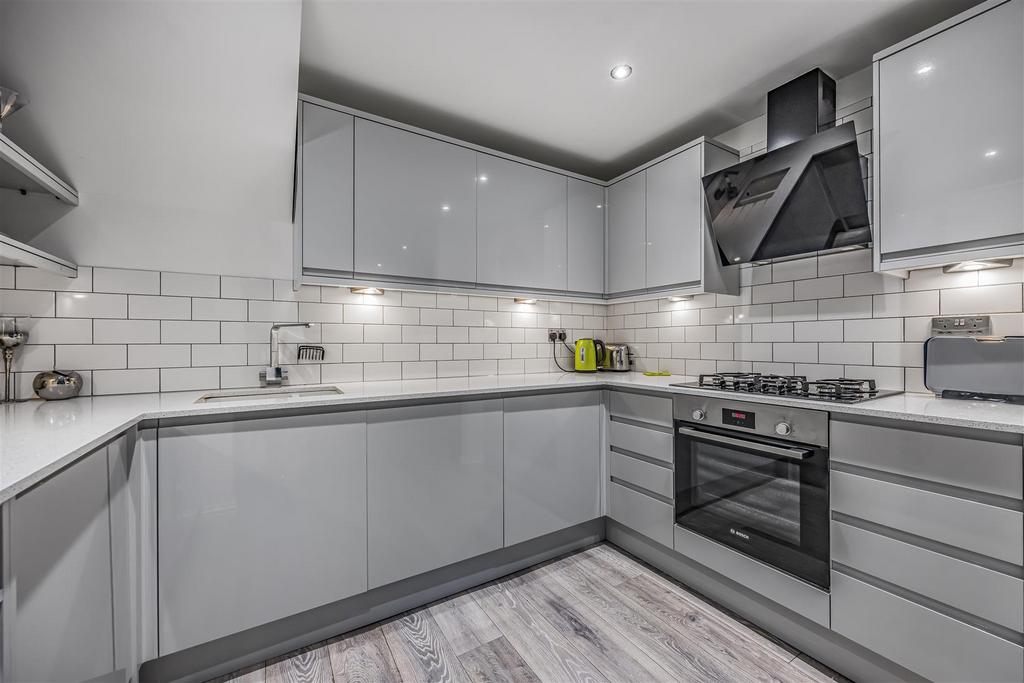 5 Clearwater Apartments, South Parade, Southsea-Po