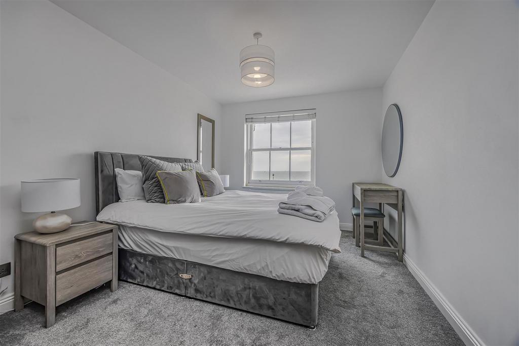 5 Clearwater Apartments, South Parade, Southsea-Po
