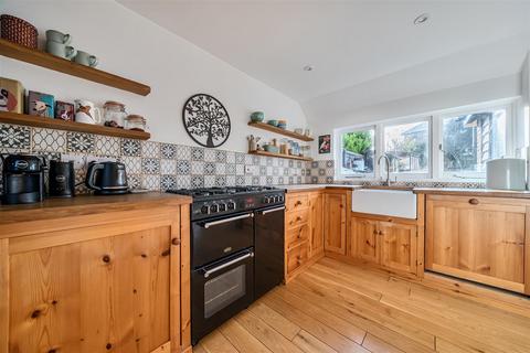 3 bedroom end of terrace house for sale, Moat Road, Headcorn, Ashford