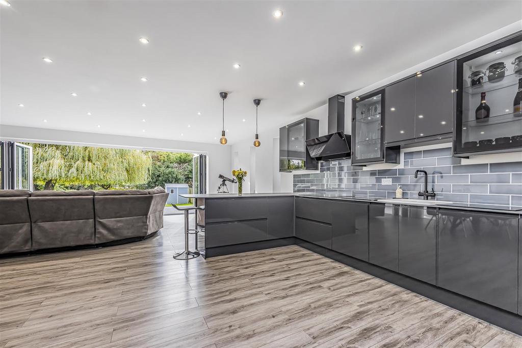 31 Lovedean Lane, Waterlooville-Portico Marketing-S