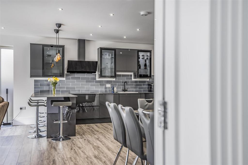 31 Lovedean Lane, Waterlooville-Portico Marketing-S