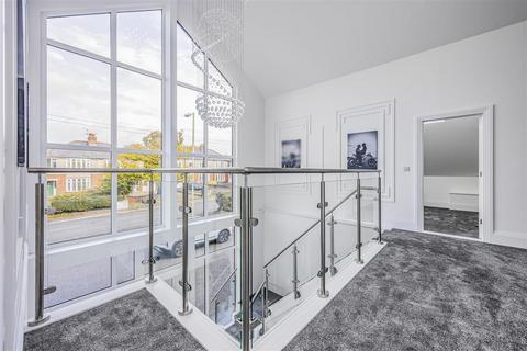 5 bedroom detached house for sale, Lovedean Lane, Waterlooville PO8