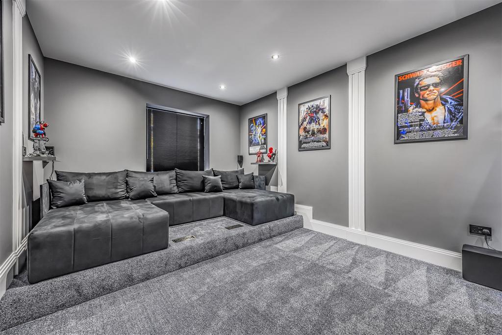 31 Lovedean Lane, Waterlooville-Portico Marketing-S