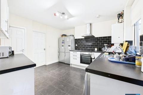 6 bedroom end of terrace house for sale, Lowther Road, Doncaster, South Yorkshire, DN1