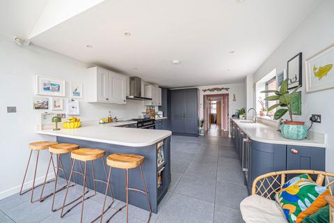 3 bedroom semi-detached house for sale, Evingar Road,Whitchurch,RG28 7EY