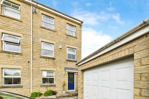4 bedroom townhouse for sale, Bewick Drive, Eldwick