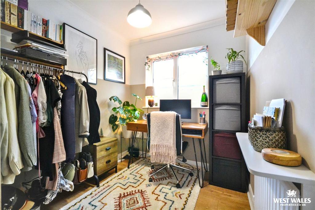 Bedroom 3 / Stufy