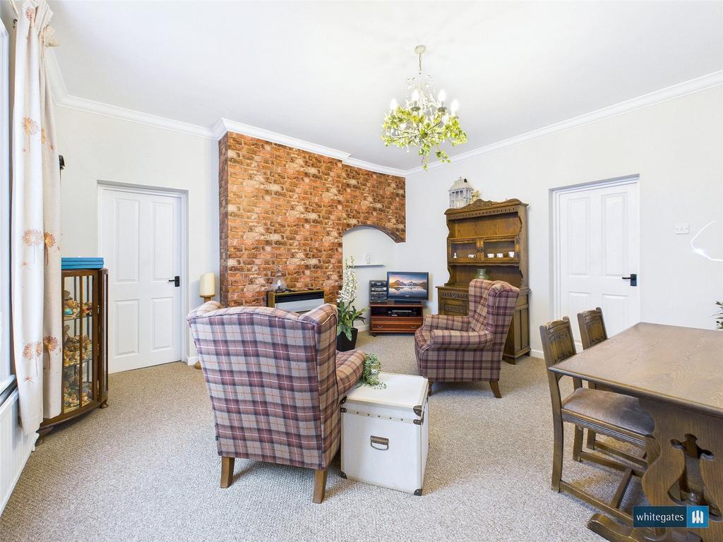 Living/Dining Room
