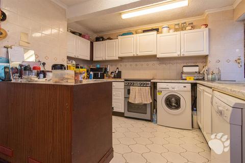 3 bedroom terraced house for sale, Woolmer Green, Basildon SS15